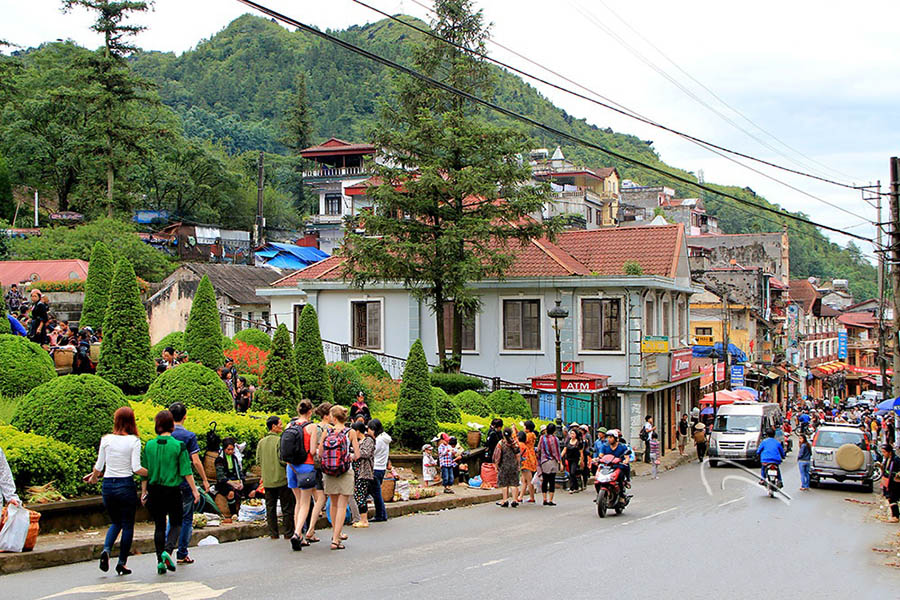 kh&aacute;ch du lịch sapa