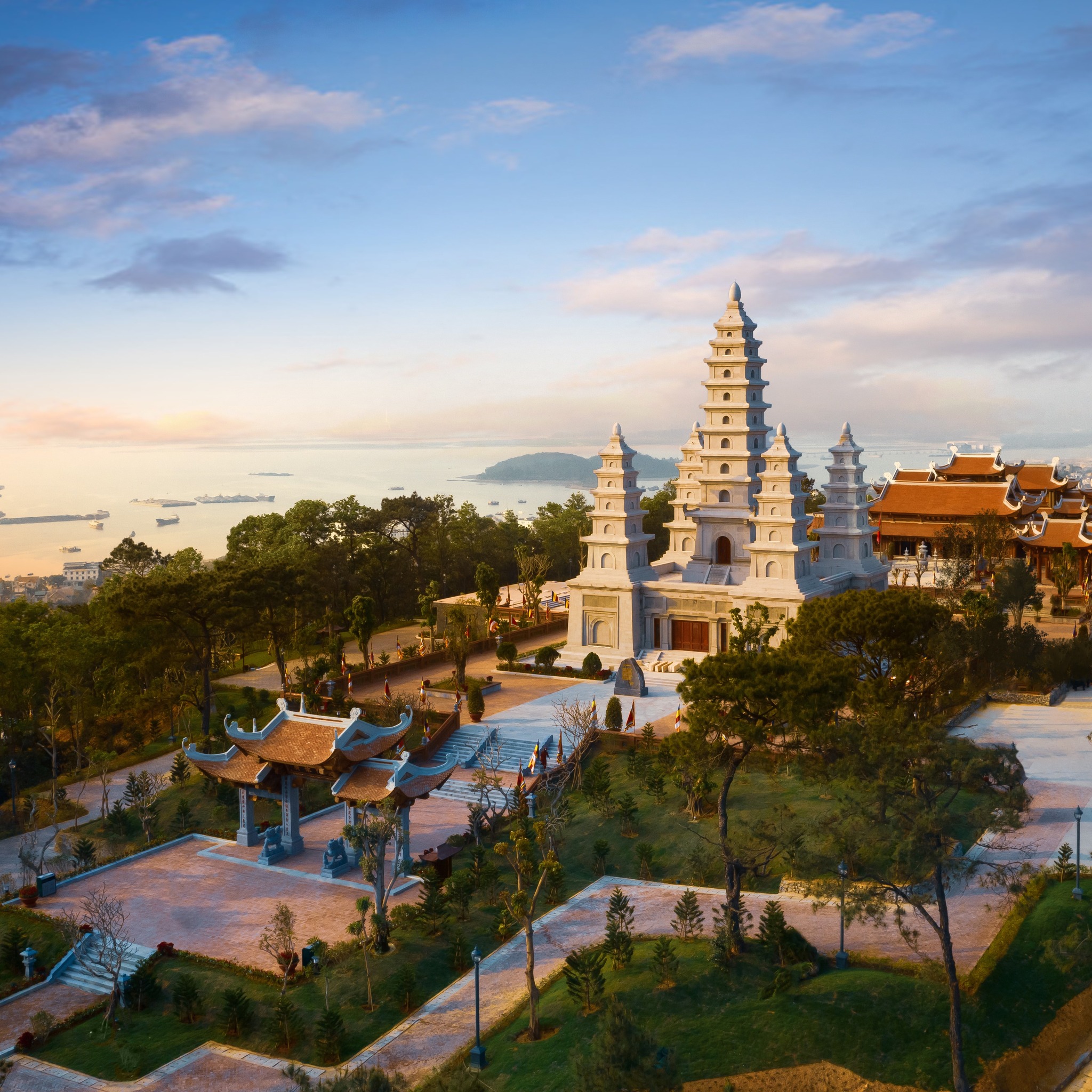 Bảo Hải Linh Th&ocirc;ng Tự Hạ Long